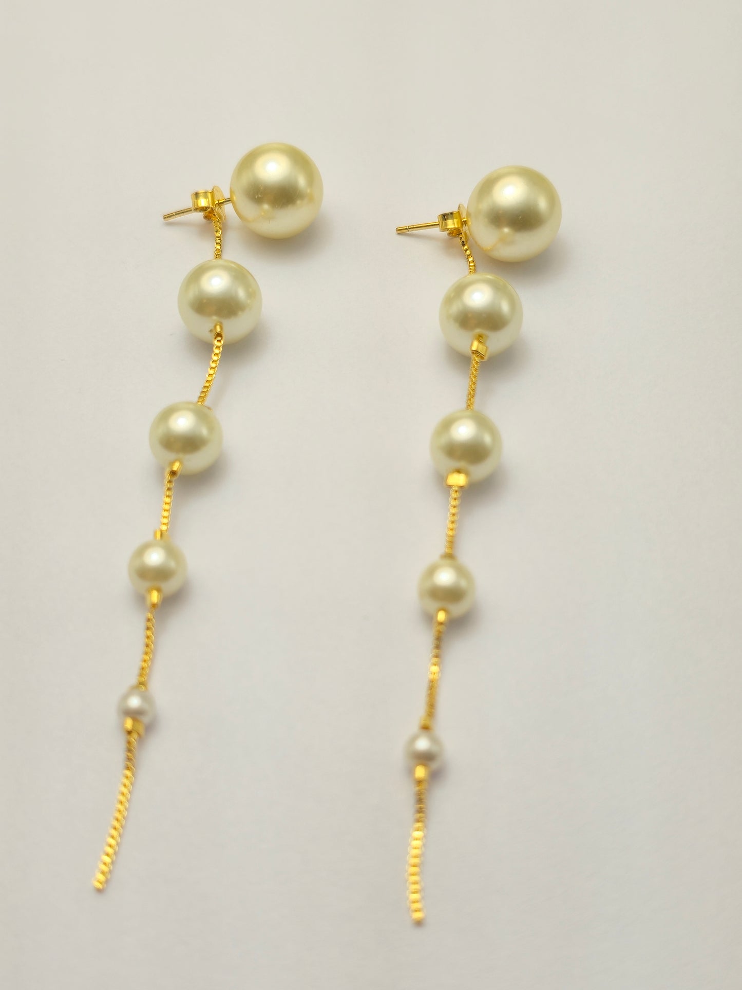 Brinco Pérolas Cascata Dourado