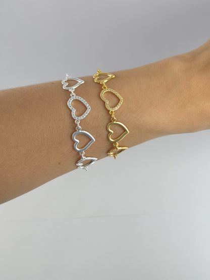 Pulseira Corações Vazados com Coração Cravejado
