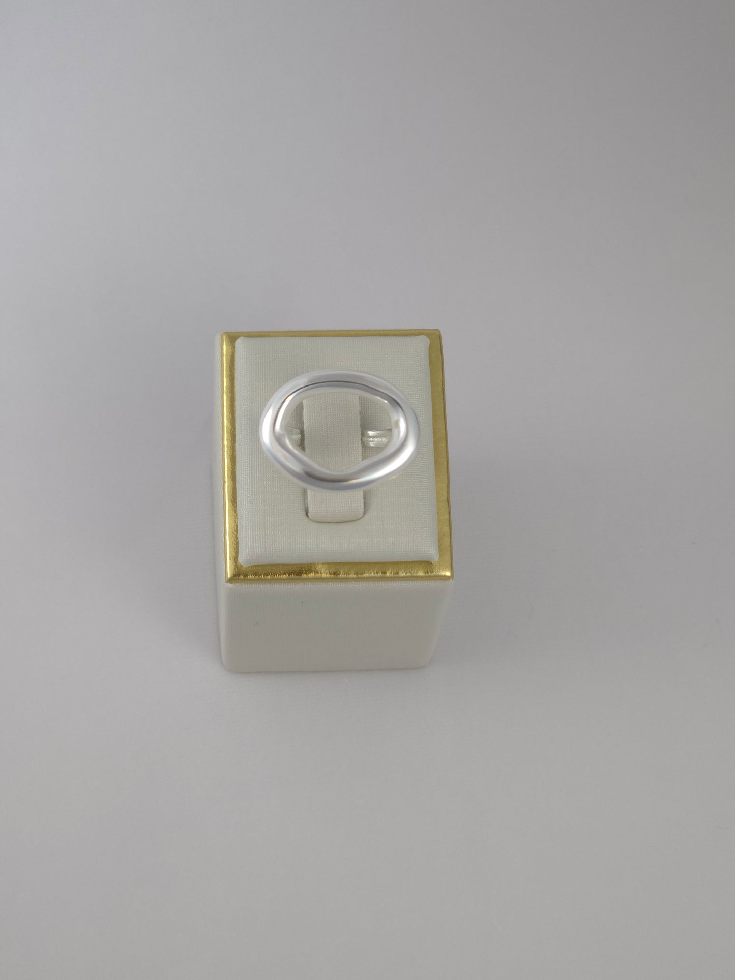 Anel Oval Liso Prateado