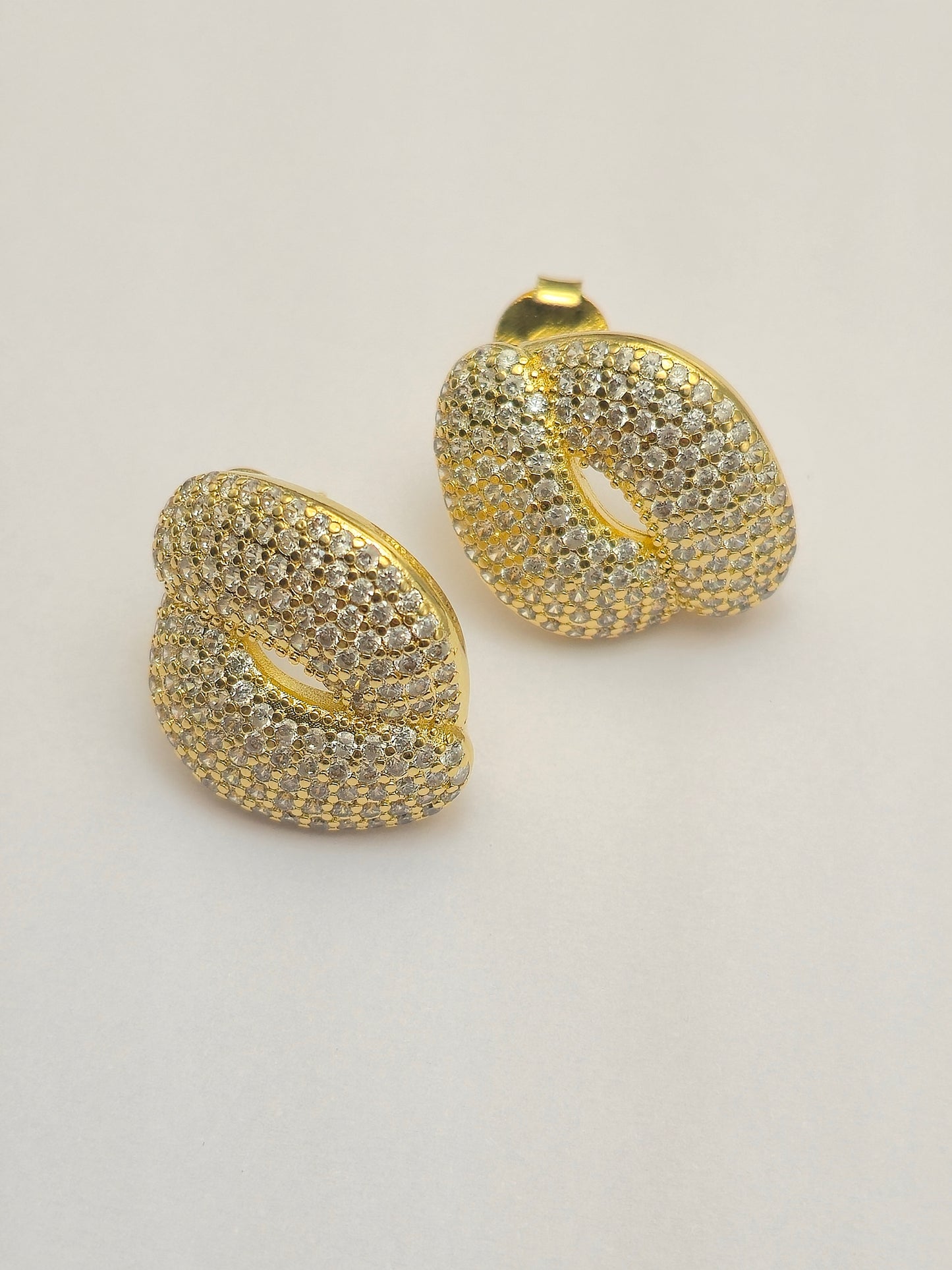 Pendientes de nudo con circonitas