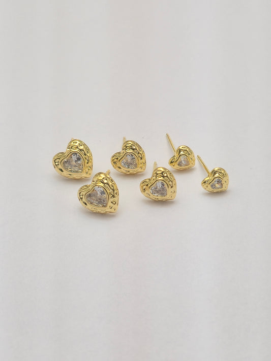 Brinco Coração Vintage Zircônia Central Banhado a Ouro